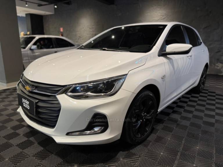 CHEVROLET - ONIX - 2020/2020 - Branca - R$ 74.900,00